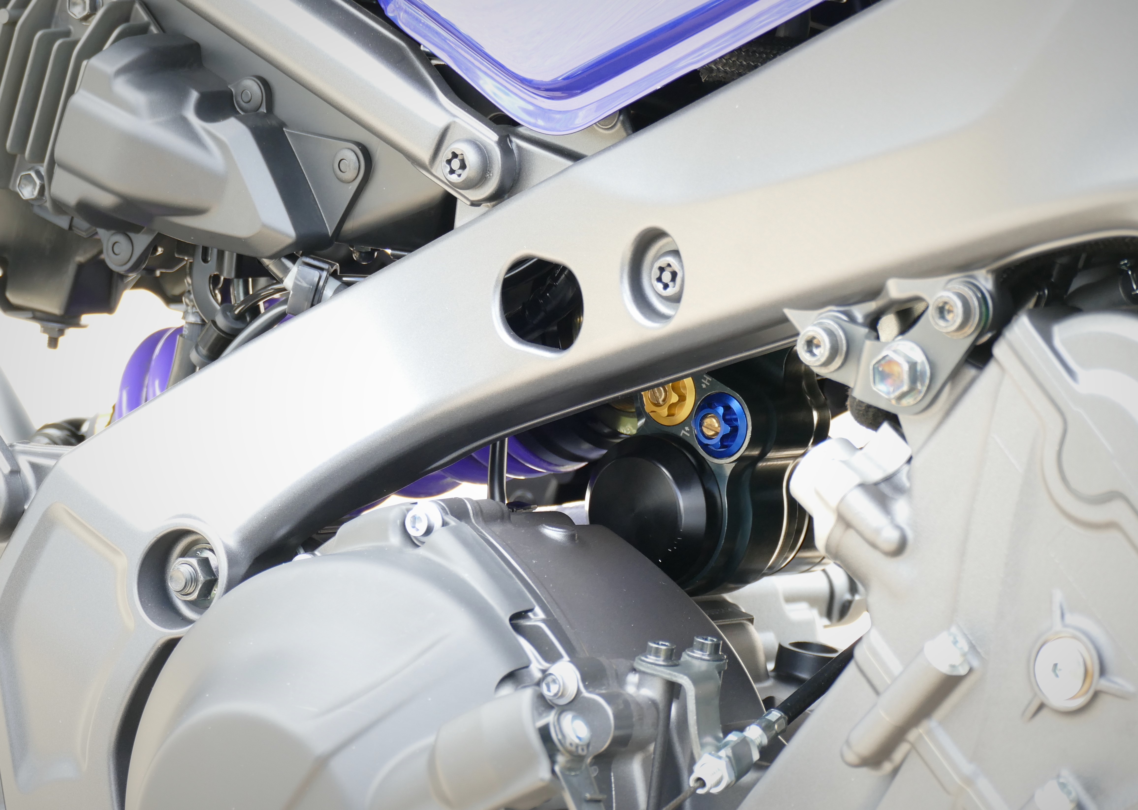 Fixed reservoir shock YAMAHA MT-09 (usa: FZ-09)