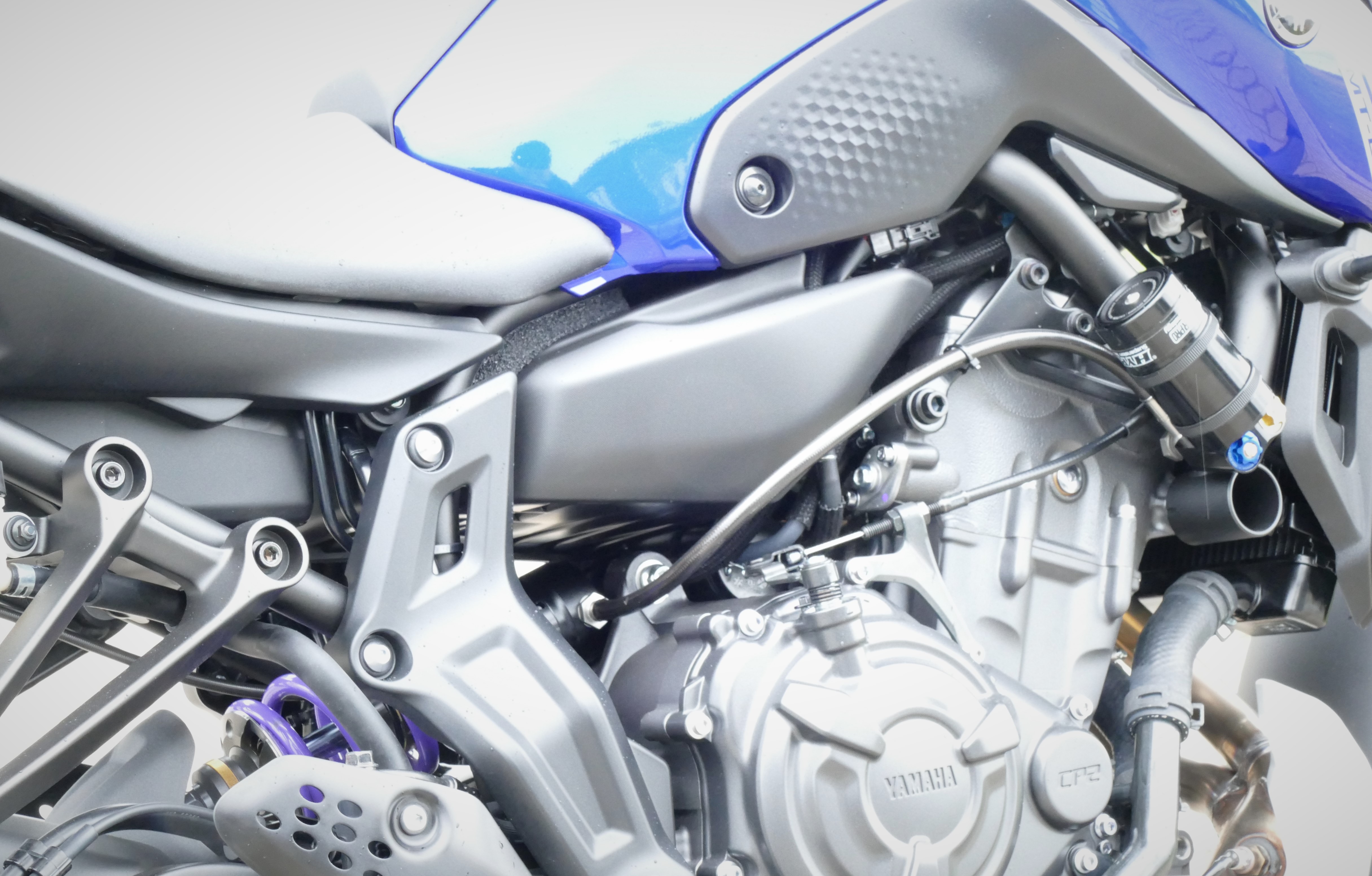 Hose reservoir shock YAMAHA MT-07 (usa: FZ-07)